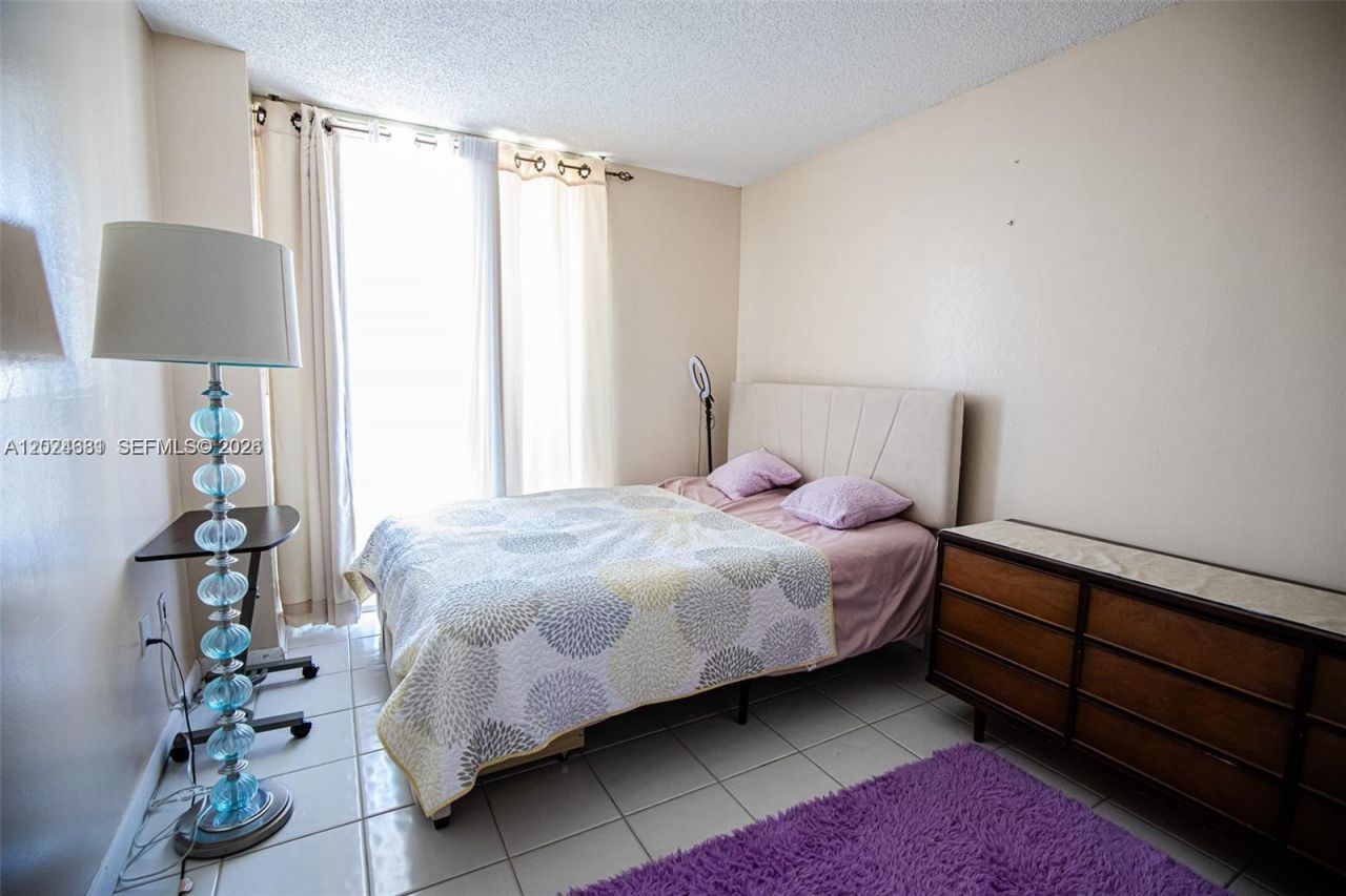 3701 N Country Club Dr, Unit 902, Aventura, FL 33180 Photo