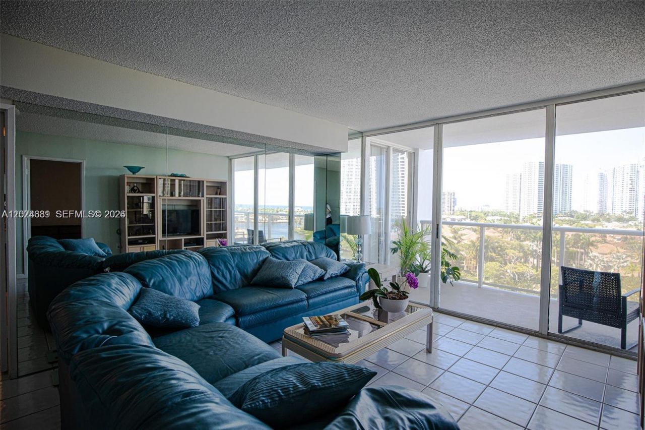 3701 N Country Club Dr, Unit 902, Aventura, FL 33180 Photo