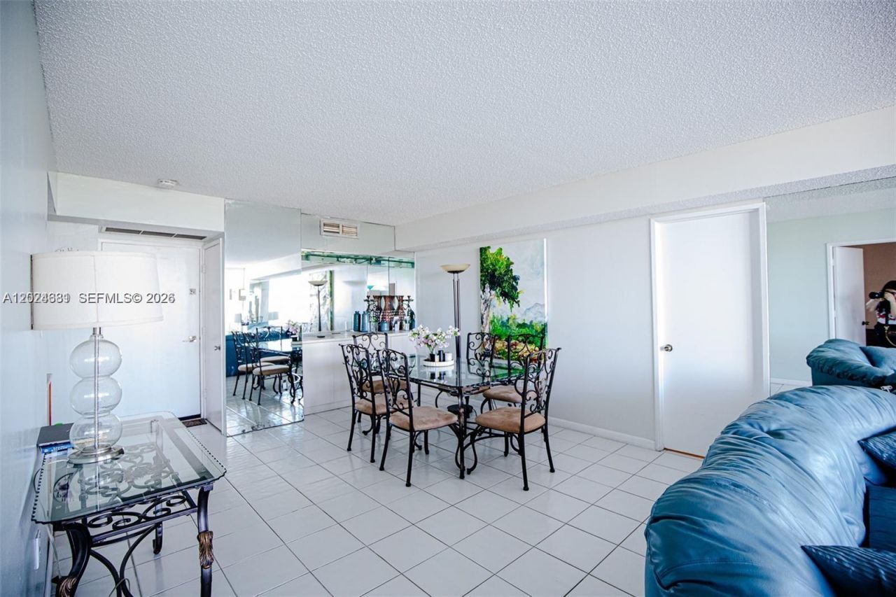 3701 N Country Club Dr, Unit 902, Aventura, FL 33180 Photo