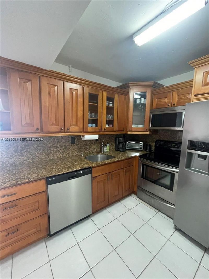 3701 N Country Club Dr, Unit 902, Aventura, FL 33180 Photo