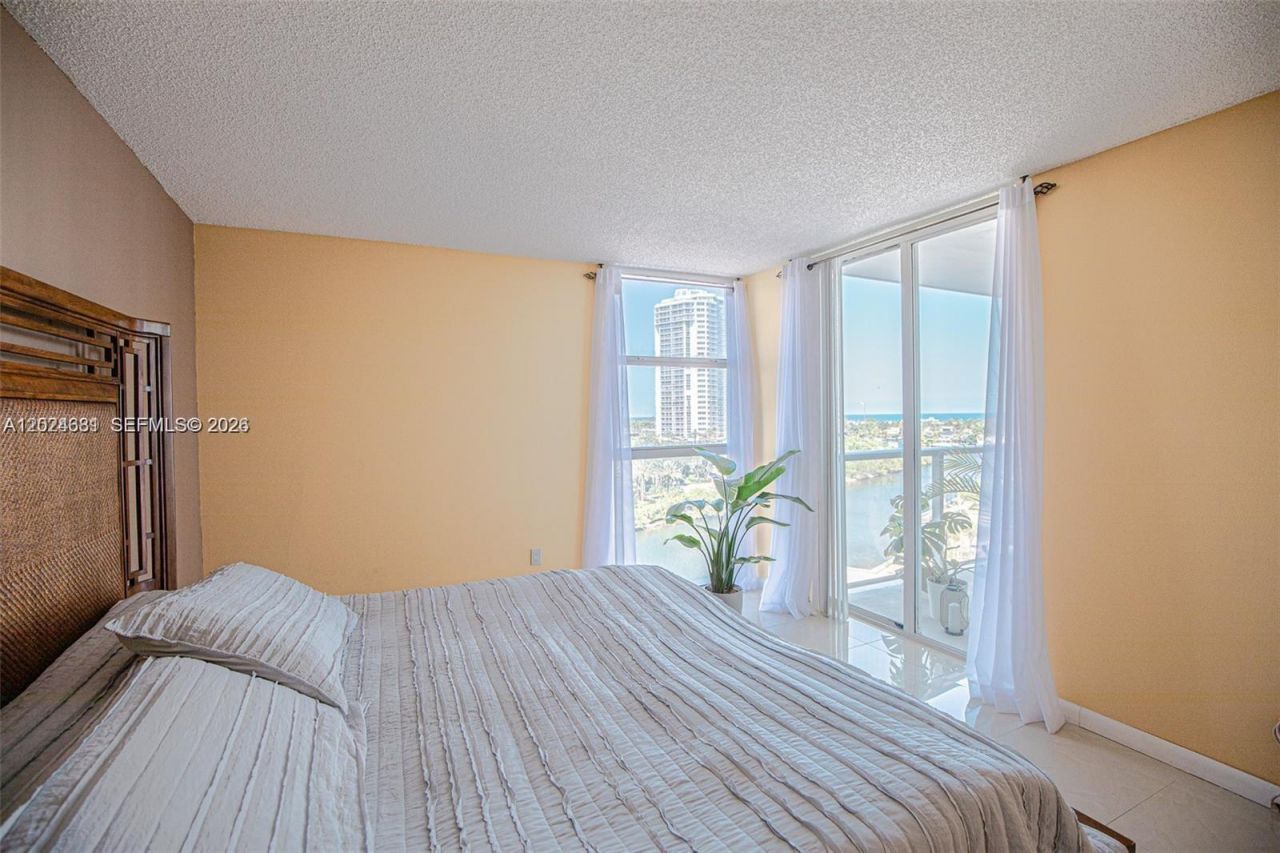 3701 N Country Club Dr, Unit 902, Aventura, FL 33180 Photo