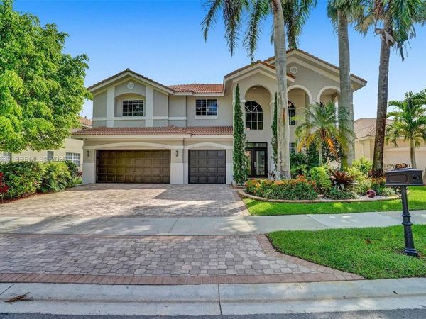 2526 Hunters Run Way , Weston, FL 33327