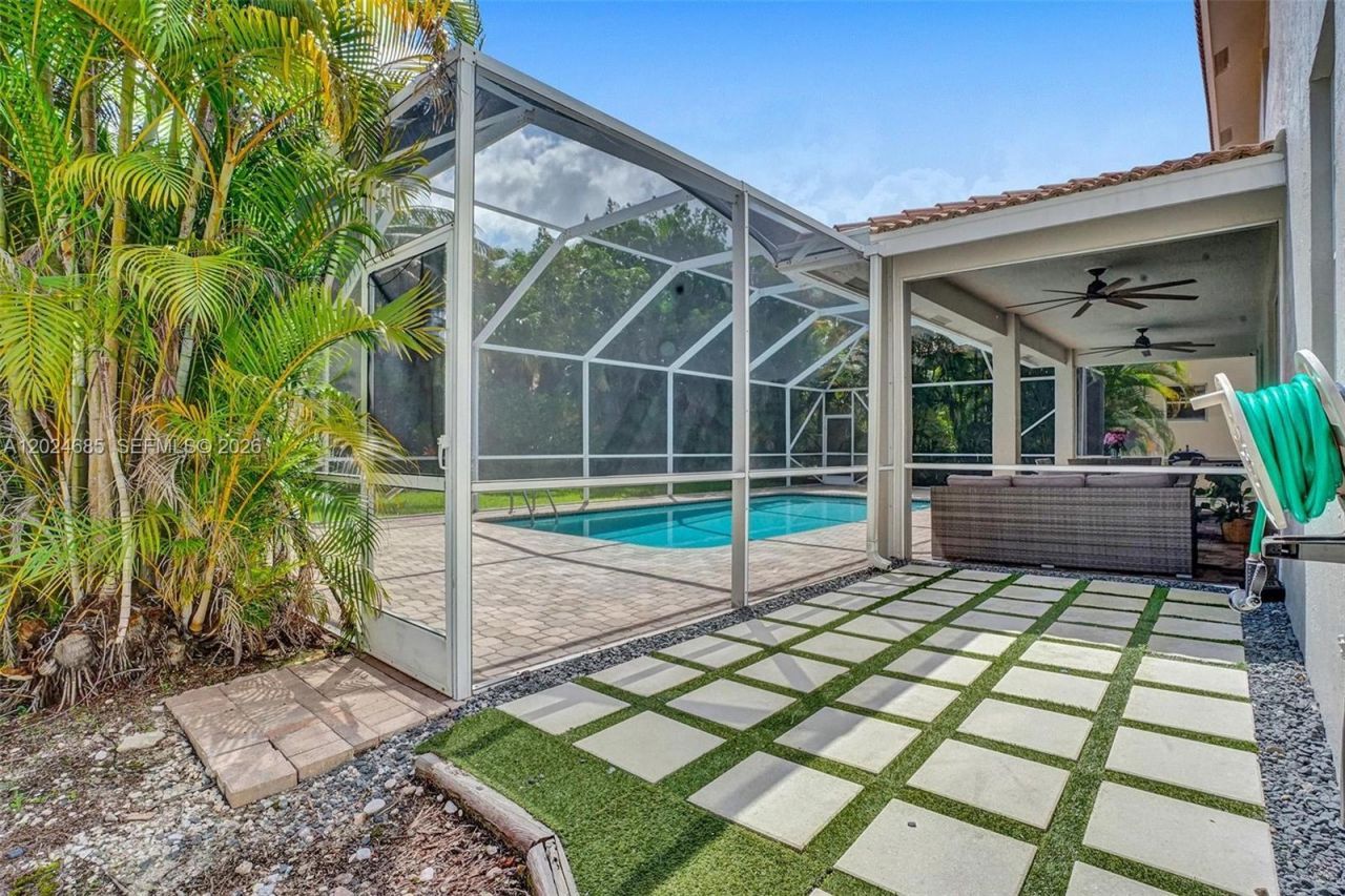 2526 Hunters Run Way , Weston, FL 33327 Photo