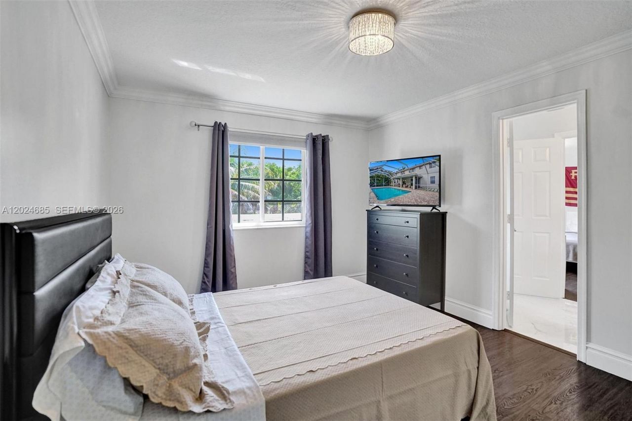 2526 Hunters Run Way , Weston, FL 33327 Photo