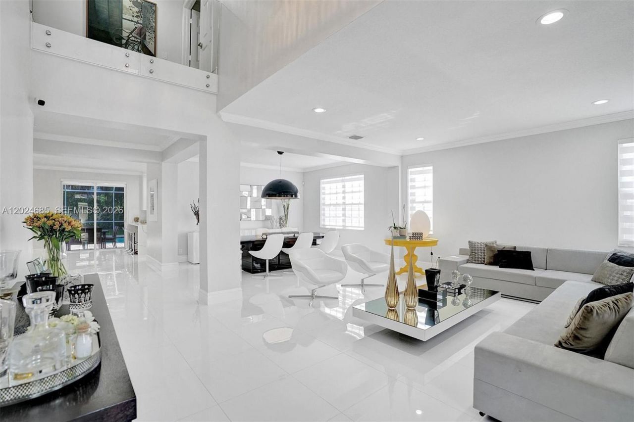 2526 Hunters Run Way , Weston, FL 33327 Photo
