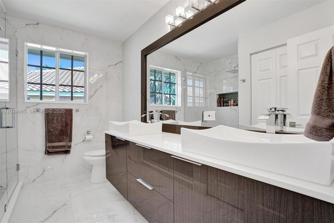2526 Hunters Run Way , Weston, FL 33327 Photo