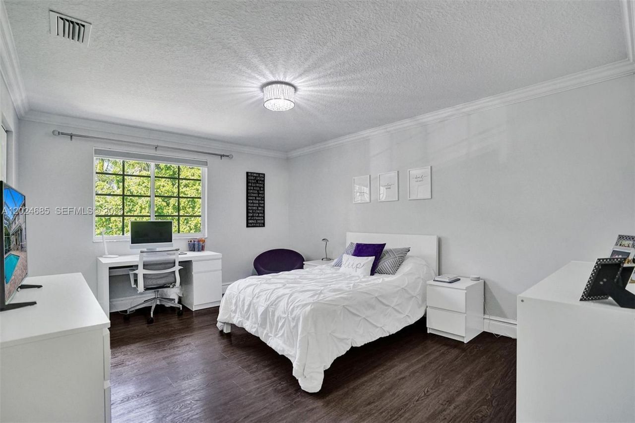 2526 Hunters Run Way , Weston, FL 33327 Photo