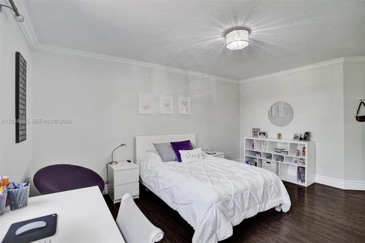 2526 Hunters Run Way , Weston, FL 33327 Photo
