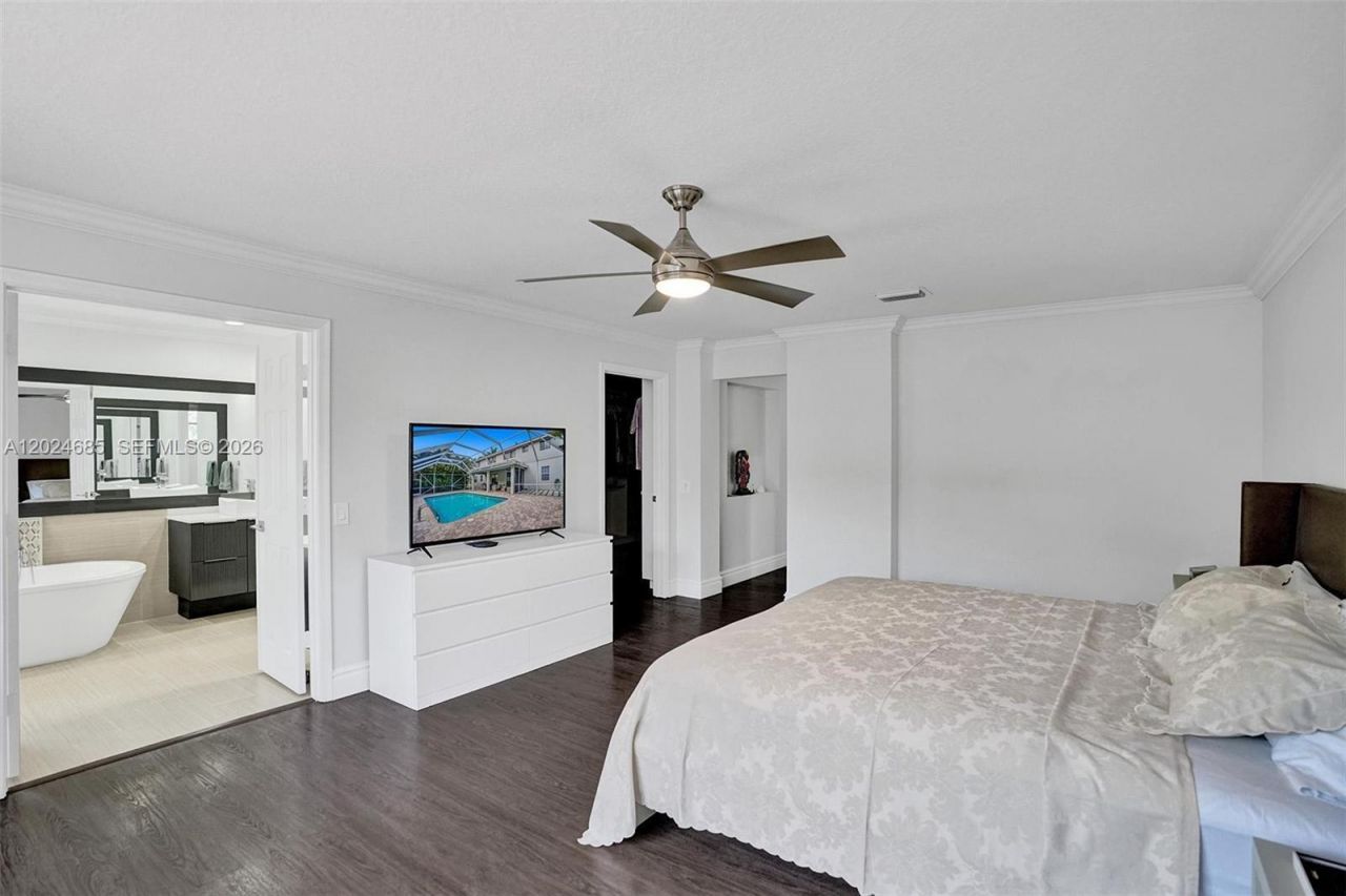 2526 Hunters Run Way , Weston, FL 33327 Photo