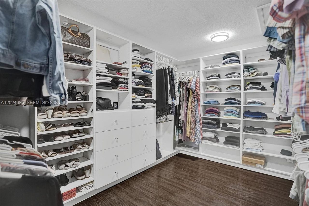 2526 Hunters Run Way , Weston, FL 33327 Photo
