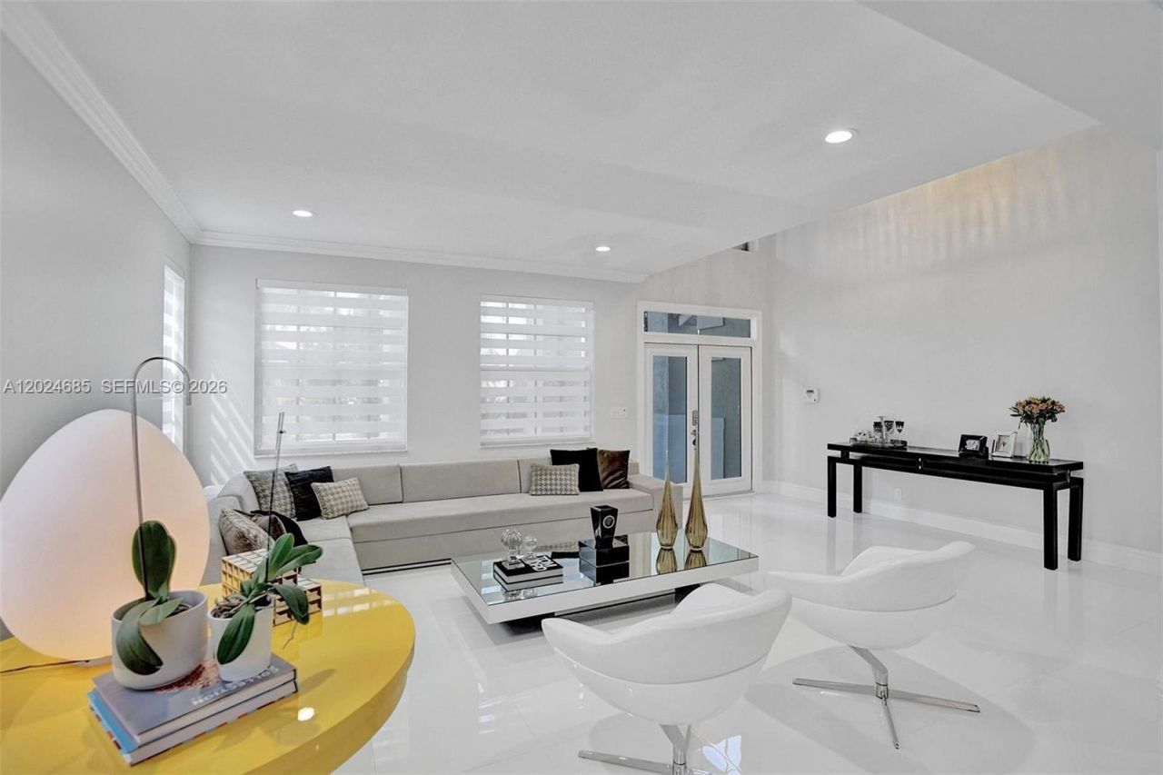 2526 Hunters Run Way , Weston, FL 33327 Photo