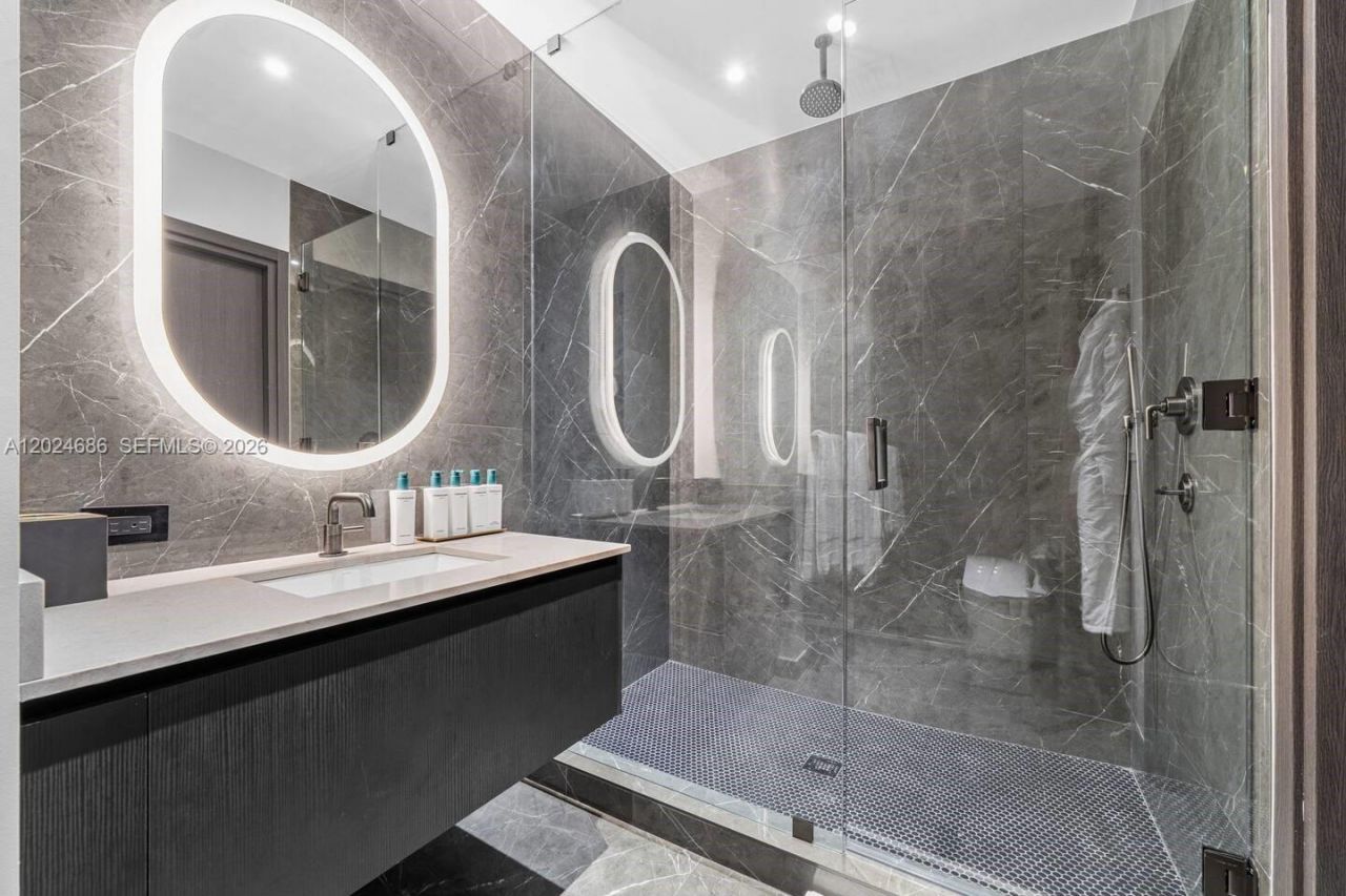 20 NE 11 St, Unit 4501, Miami, FL 33132 Photo