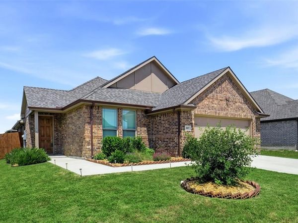 3017 Cliffview Drive, Sanger, TX 76266