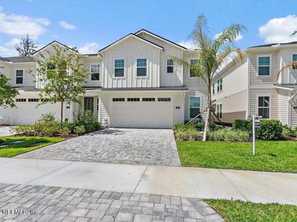 381 OAKMOSS Drive, St. Johns, FL 32259
