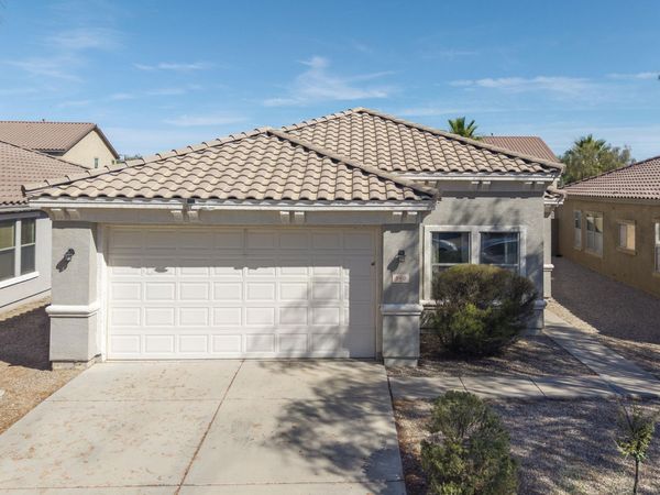 860 E DUST DEVIL Circle, San Tan Valley, AZ 85143