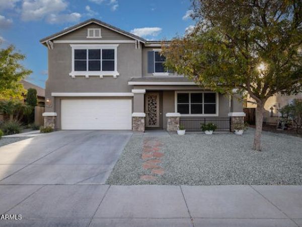 18469 W SUNNYSLOPE Lane, Waddell, AZ 85355