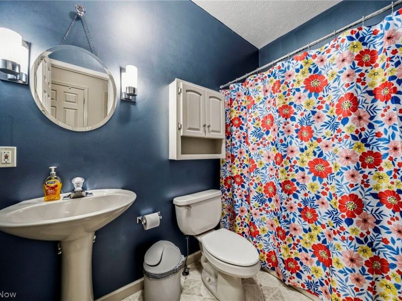 7050 Adkins Road , Mentor, OH 44060 Photo 10