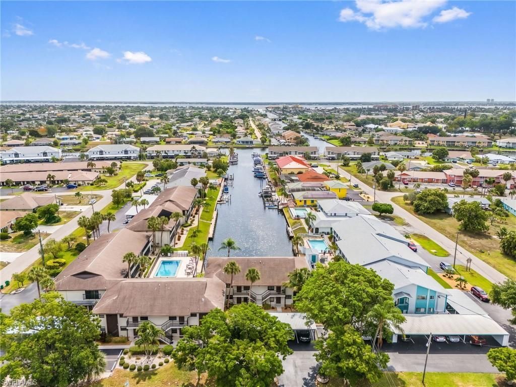 3935 Country Club Blvd, Unit 22, Cape Coral, FL 33904 Photo
