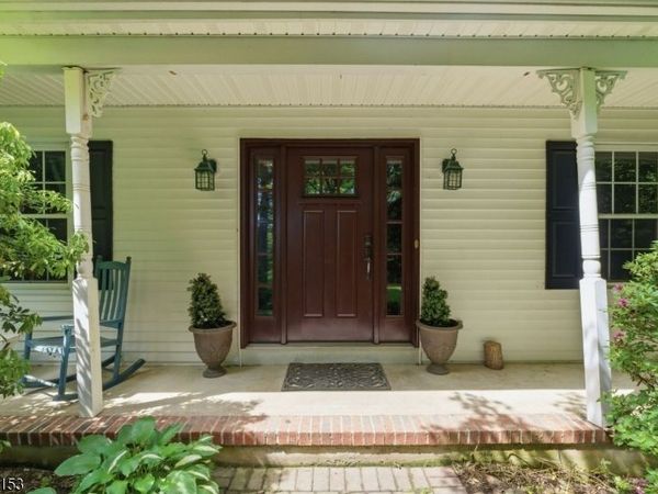 10 Liberty Woods Dr, Liberty, NJ 07838