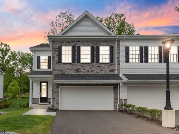 18 Mccluskey Pl, Morris Plains, NJ 07950