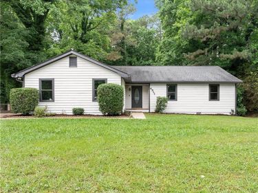 4311 Autumn Lake Drive, Buford, GA 30519
