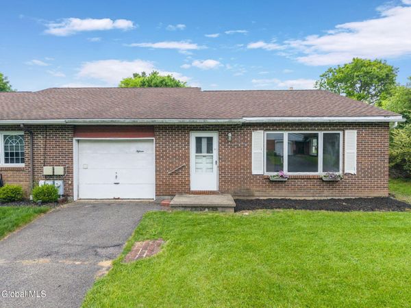 15 Olympian Drive, Slingerlands, NY 12159