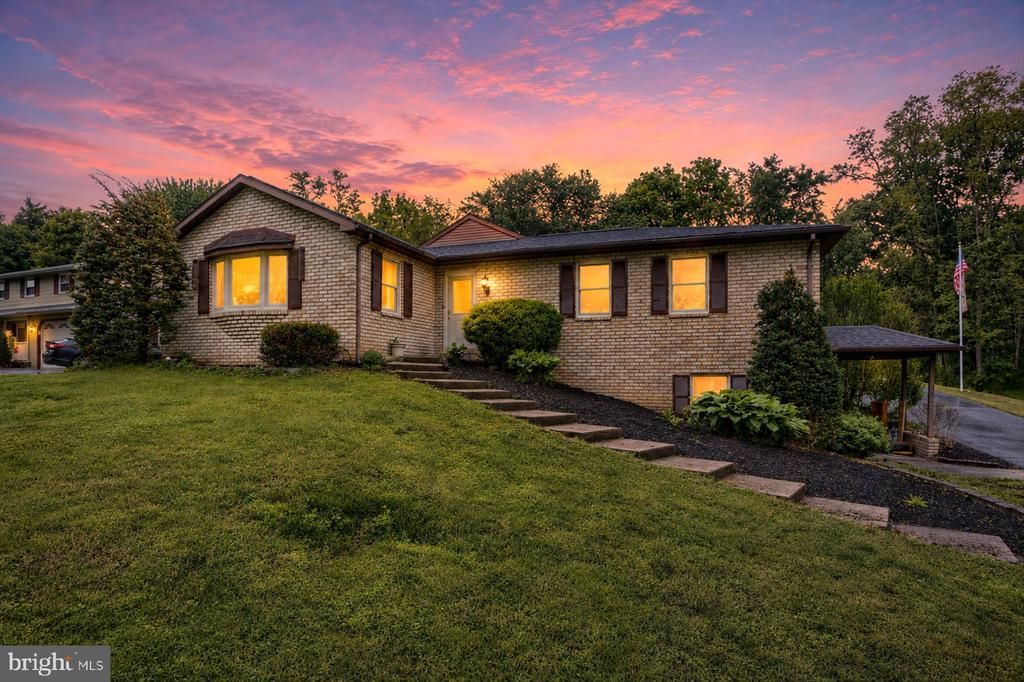 12 S RIDGE ROAD , BOILING SPRINGS, PA 17007