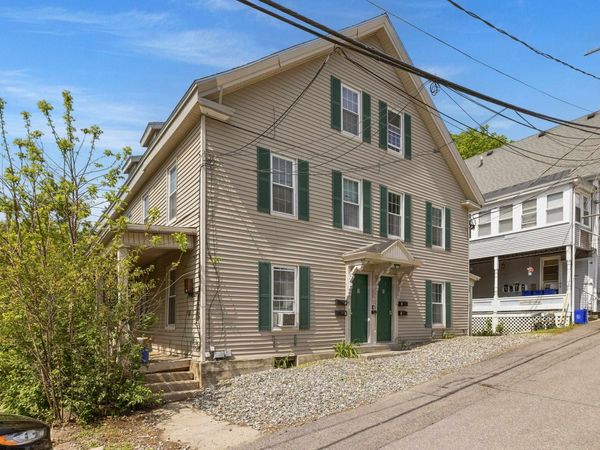9 Central Street, Newmarket, NH 03857