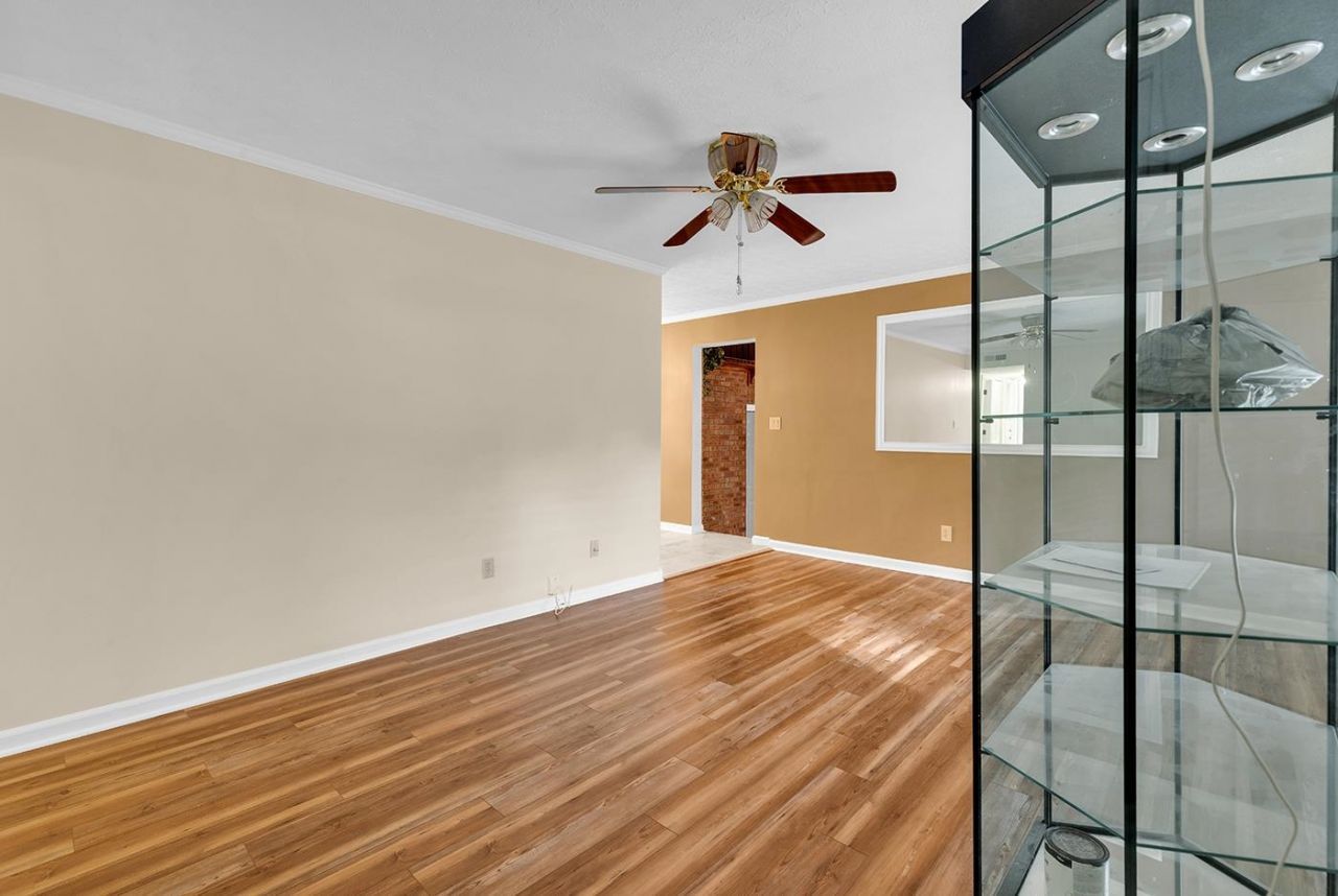 601 Lincoln Ln.  Photo 12