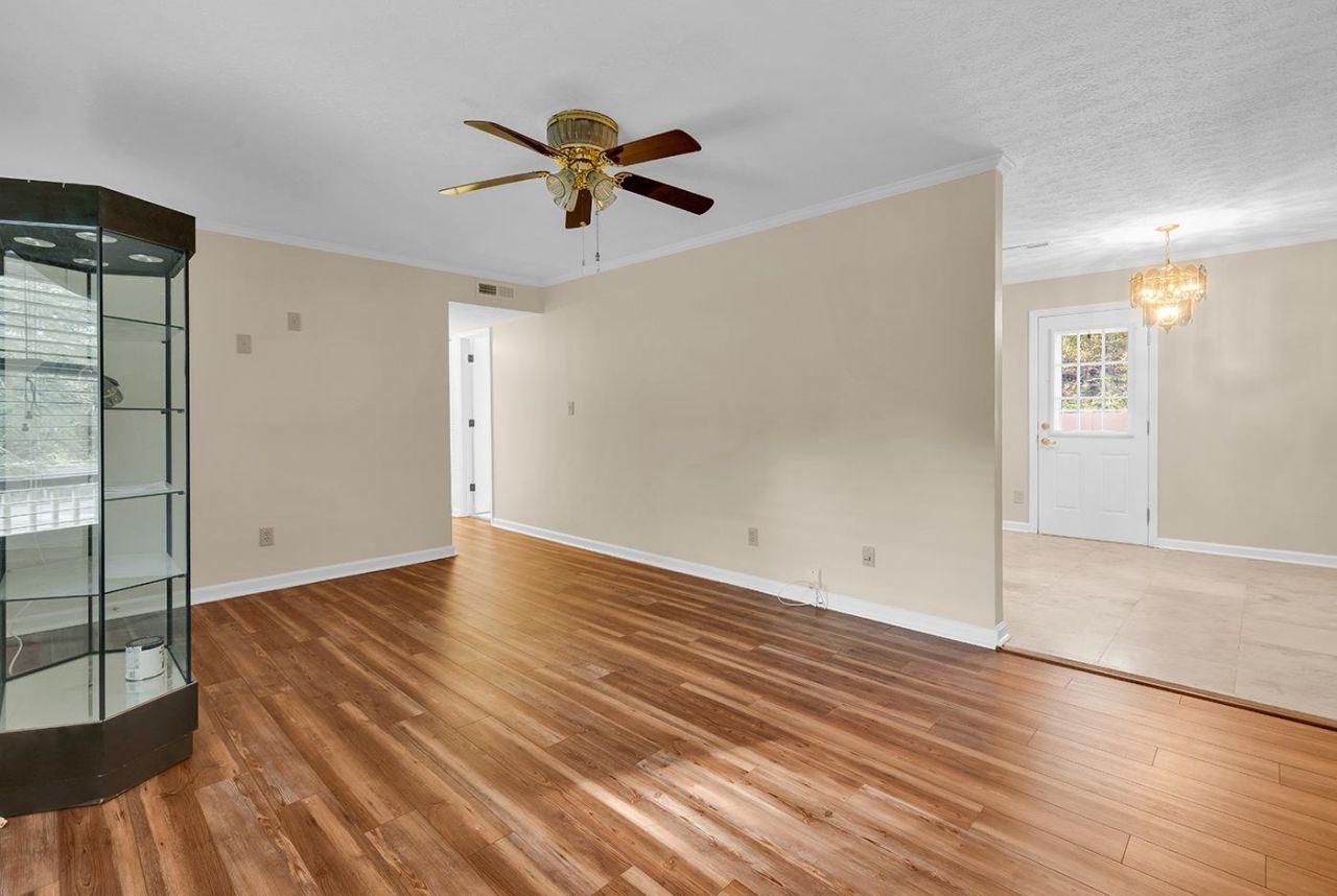 601 Lincoln Ln.  Photo 13