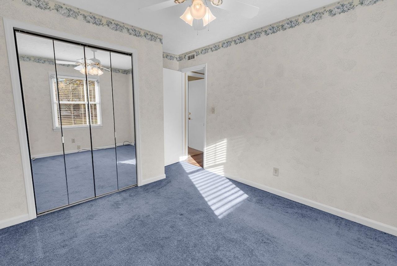 601 Lincoln Ln.  Photo 21