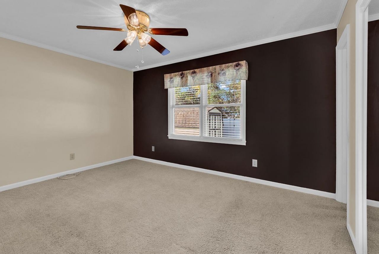 601 Lincoln Ln.  Photo 24