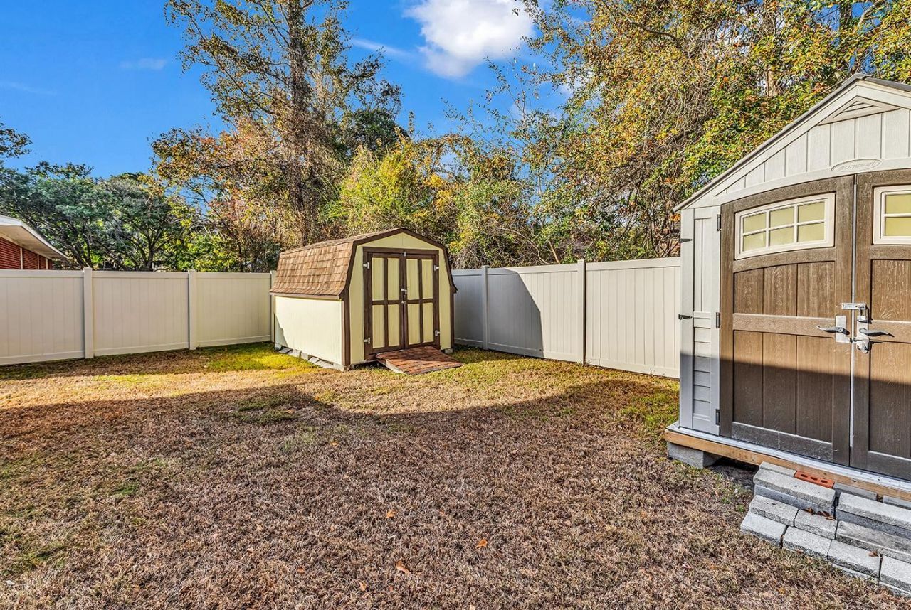 601 Lincoln Ln.  Photo 35