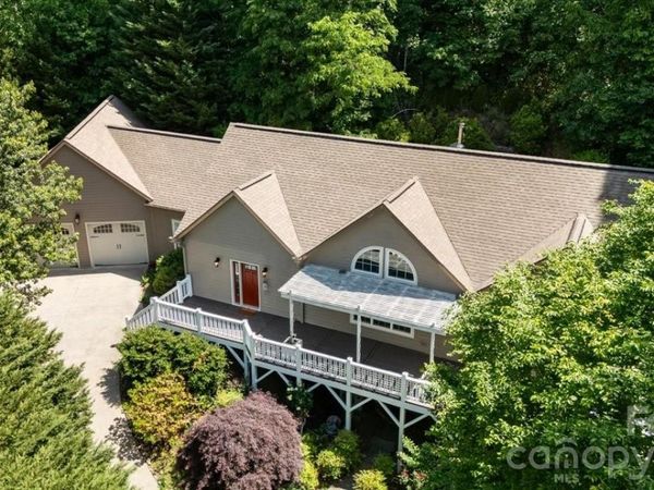 60 Hawks Pointe Lane, Weaverville, NC 28787