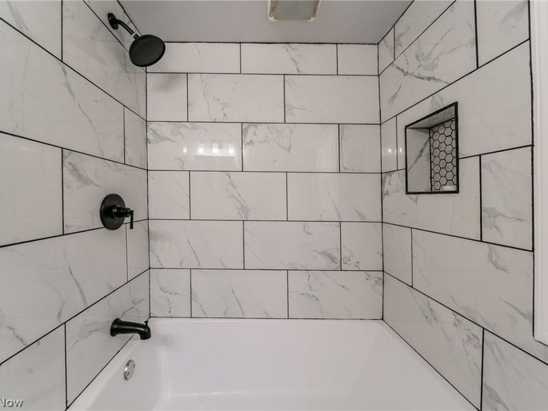 17005 Mapleboro Avenue , Maple Heights, OH 44137 Photo 19