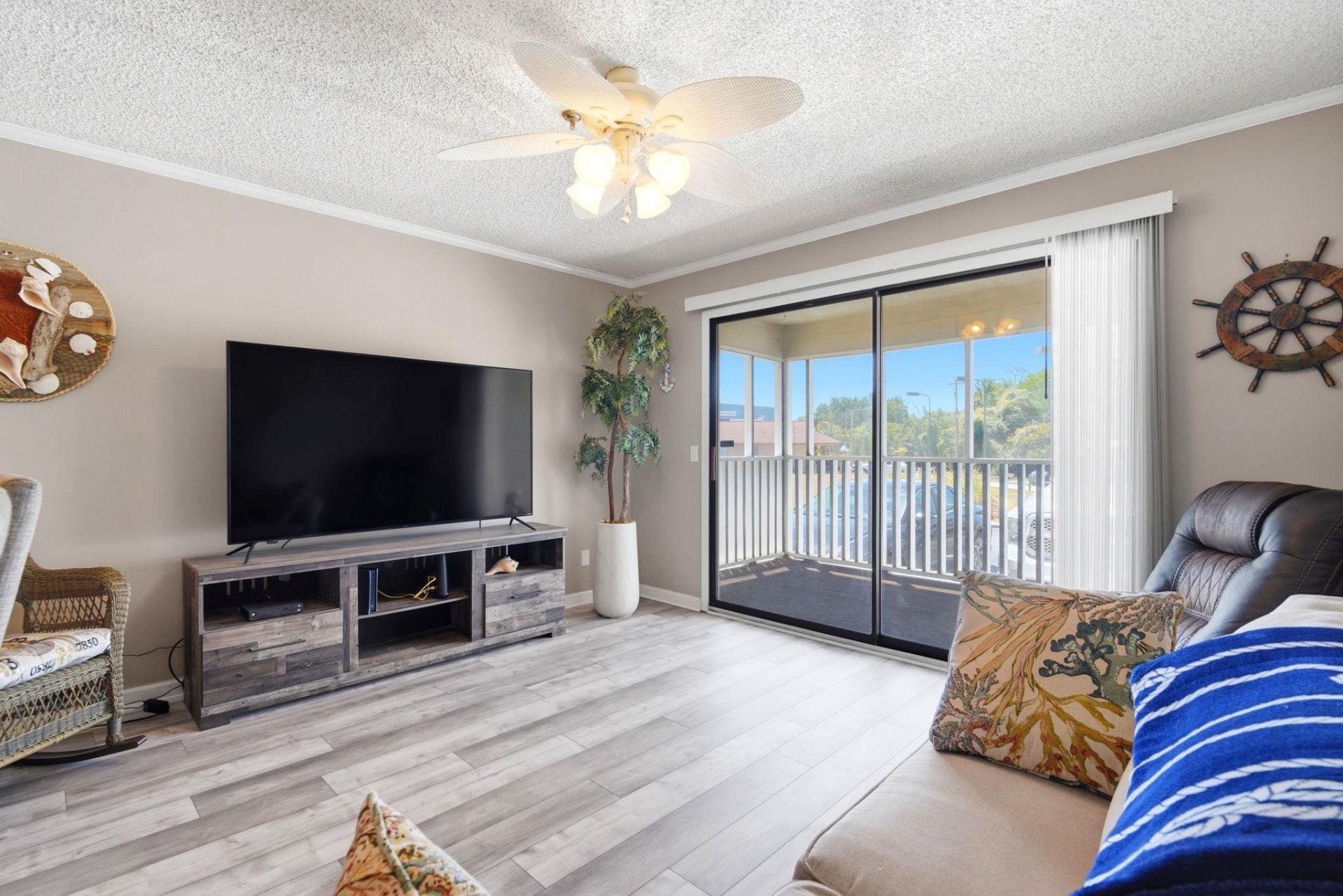 4350 Intercoastal Dr.  Photo 6