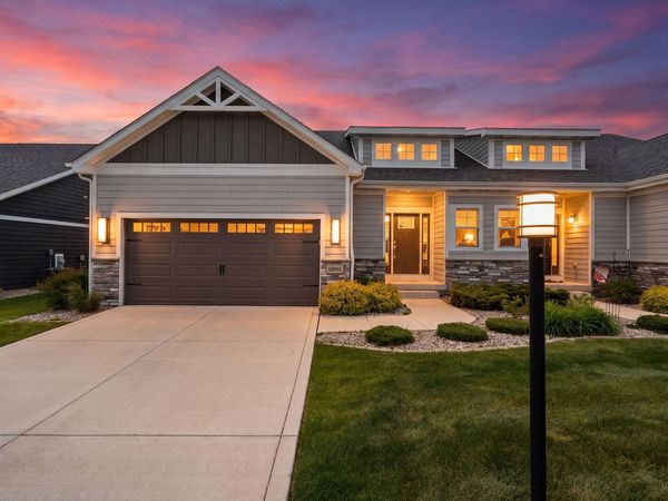 10810 Scarlett Oak Drive, St. John, IN 46373