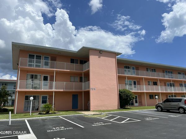 721 S Beach Street, Unit 205, Daytona Beach, FL 32114