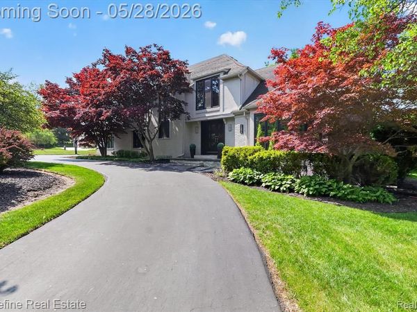 4296 Barcroft Way, West Bloomfield Twp, MI 48323