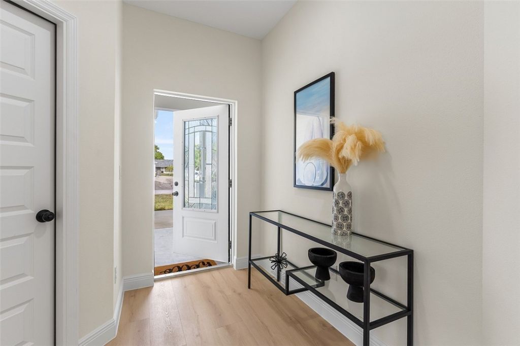 8236 104th Court, Vero Beach, FL 32967 Photo