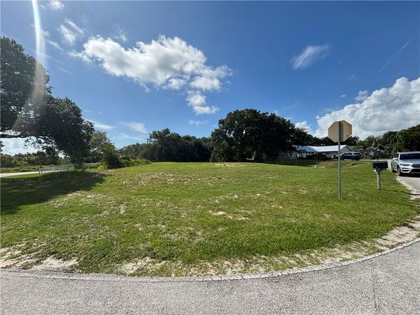 155 S 19th Circle SW, Vero Beach, FL 32962