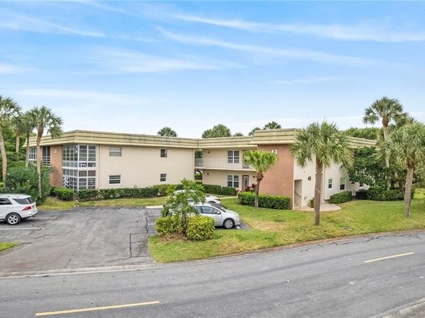 43 Vista Gardens Trail, Unit 205, Vero Beach, FL 32962