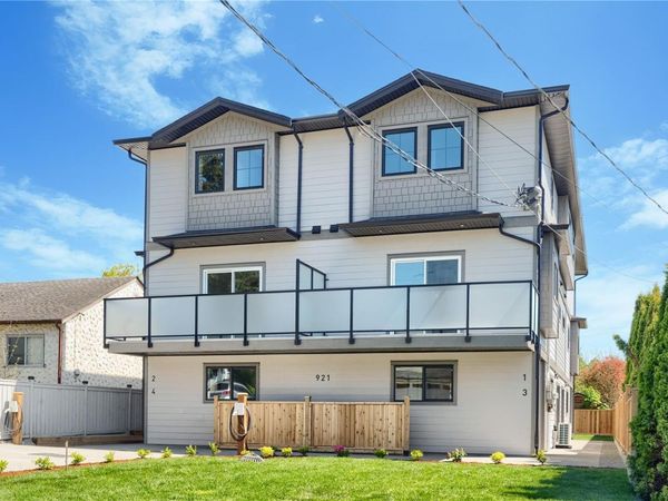 921 Dale St , Unit 3, Saanich, BC V8X 2V9