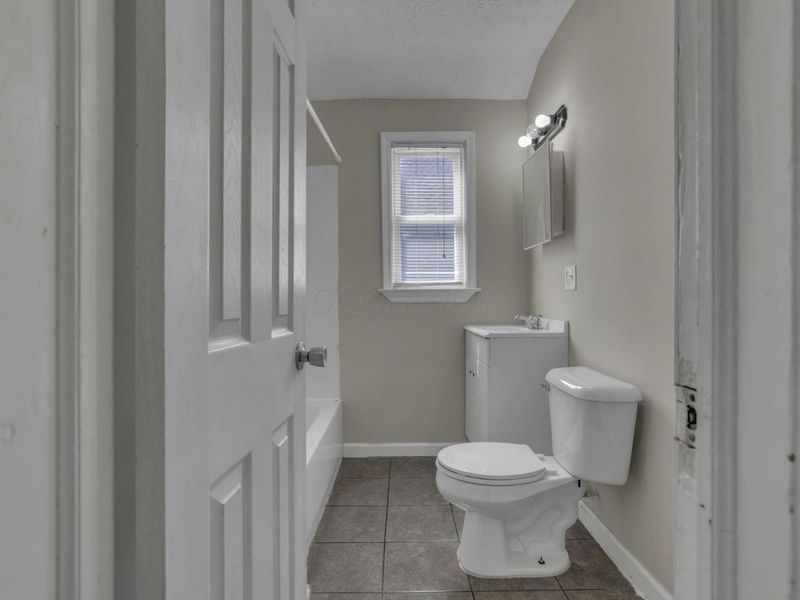 1122 E 23rd Avenue, Columbus, OH 43211 Photo 20