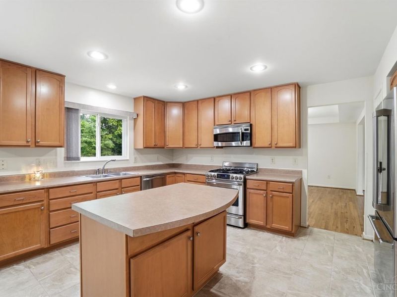 6211 Avebury Court, Hamilton Twp, OH 45152 Photo 10