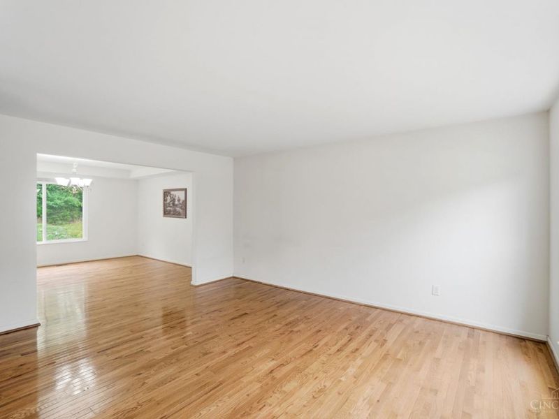 6211 Avebury Court, Hamilton Twp, OH 45152 Photo 5