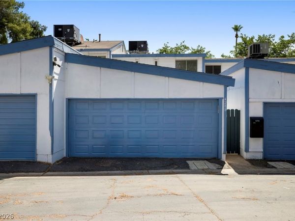 4288 Kona Coast Way , Las Vegas, NV 89121