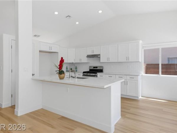 525 Rancho Del Mar Way, North Las Vegas, NV 89031