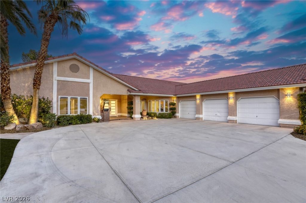 1940 Jasmine Joy Court, Las Vegas, NV 89117 Main Photo