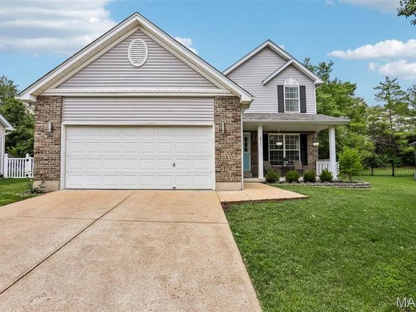 511 Winter Garden Drive , Fenton, MO 63026